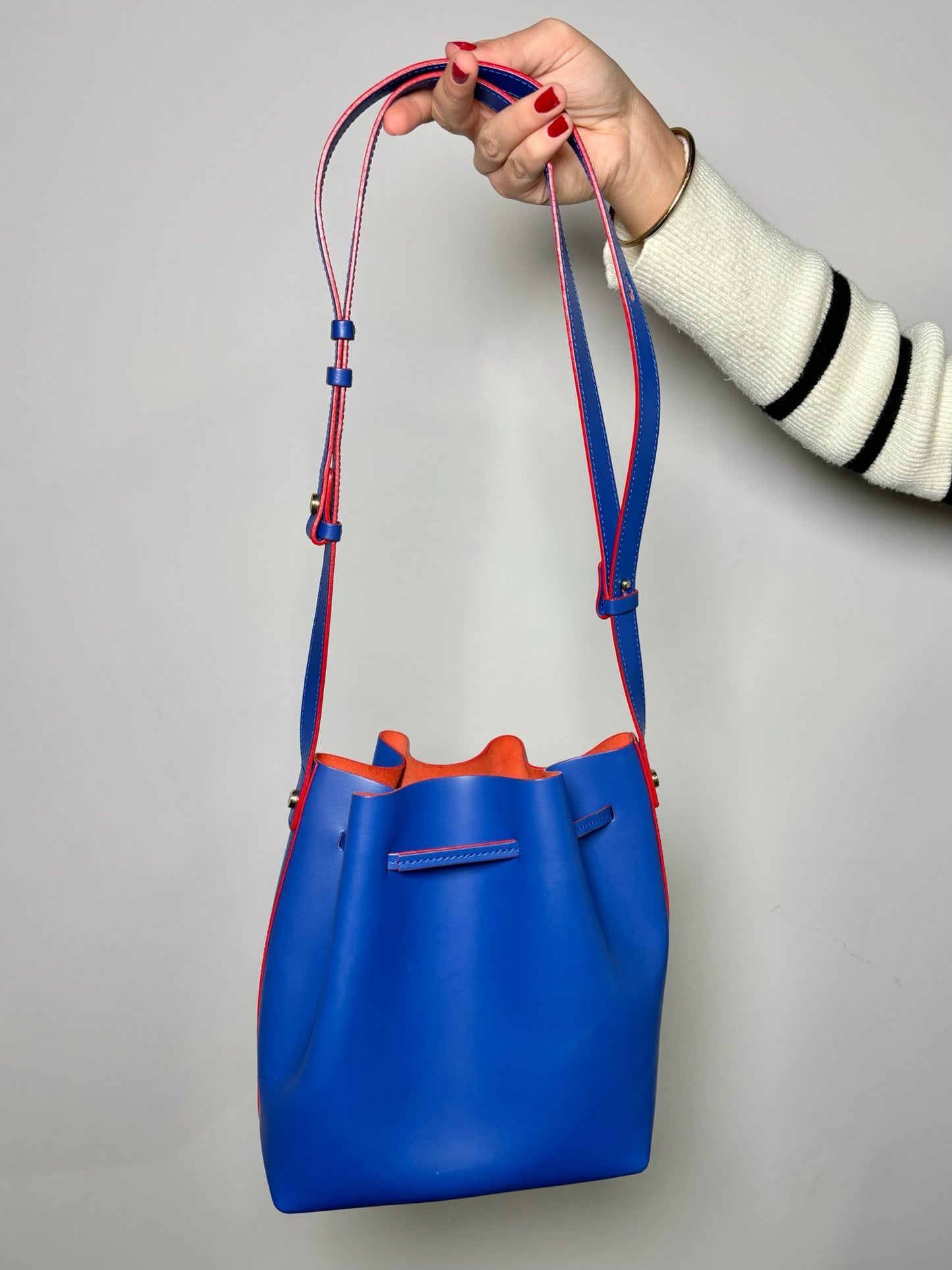 Blue Cuoieria Red Lining Leather Bucket Purse