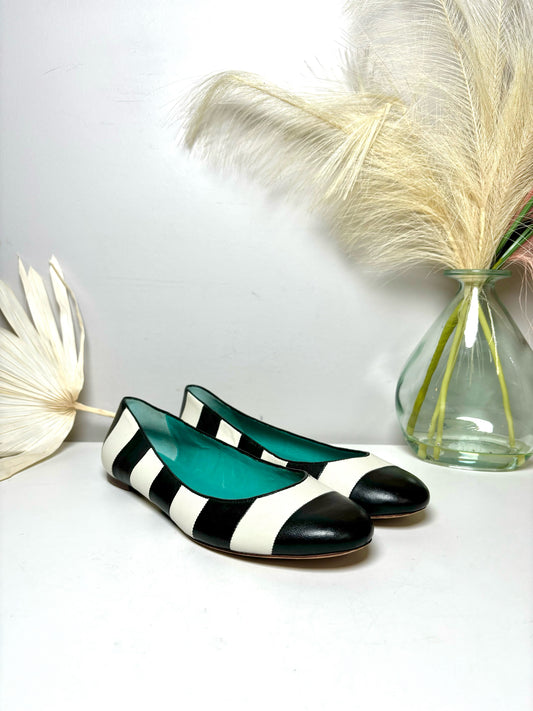 W Shoe Size 8.5 Kate Spade Black, White Stripe Leather Cowhide Flats