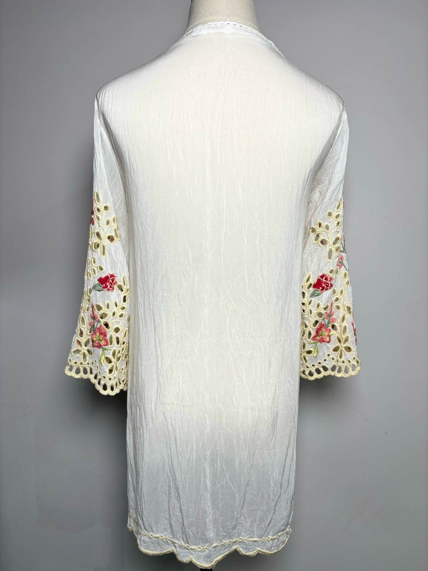 Women Size S Johnny Was White Embroidered Blouse