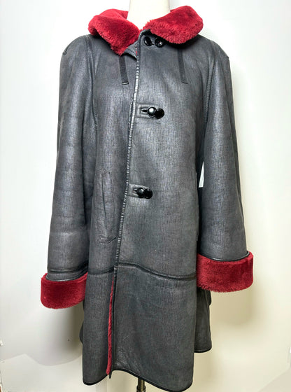 Women Size M NOL Black Solid Coat Burgundy Shearling