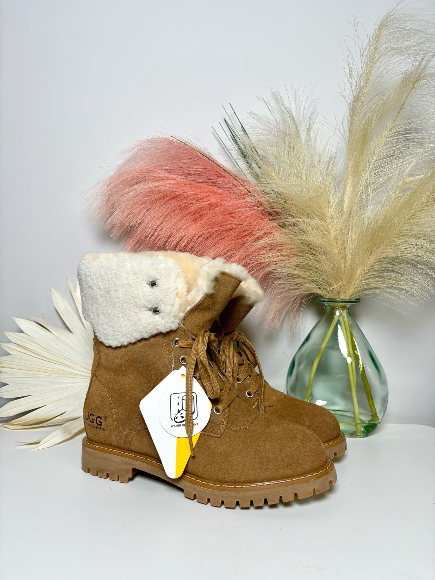 W Shoe Size 8 UGG Tan Leather Suede Sherpa Mina Boots