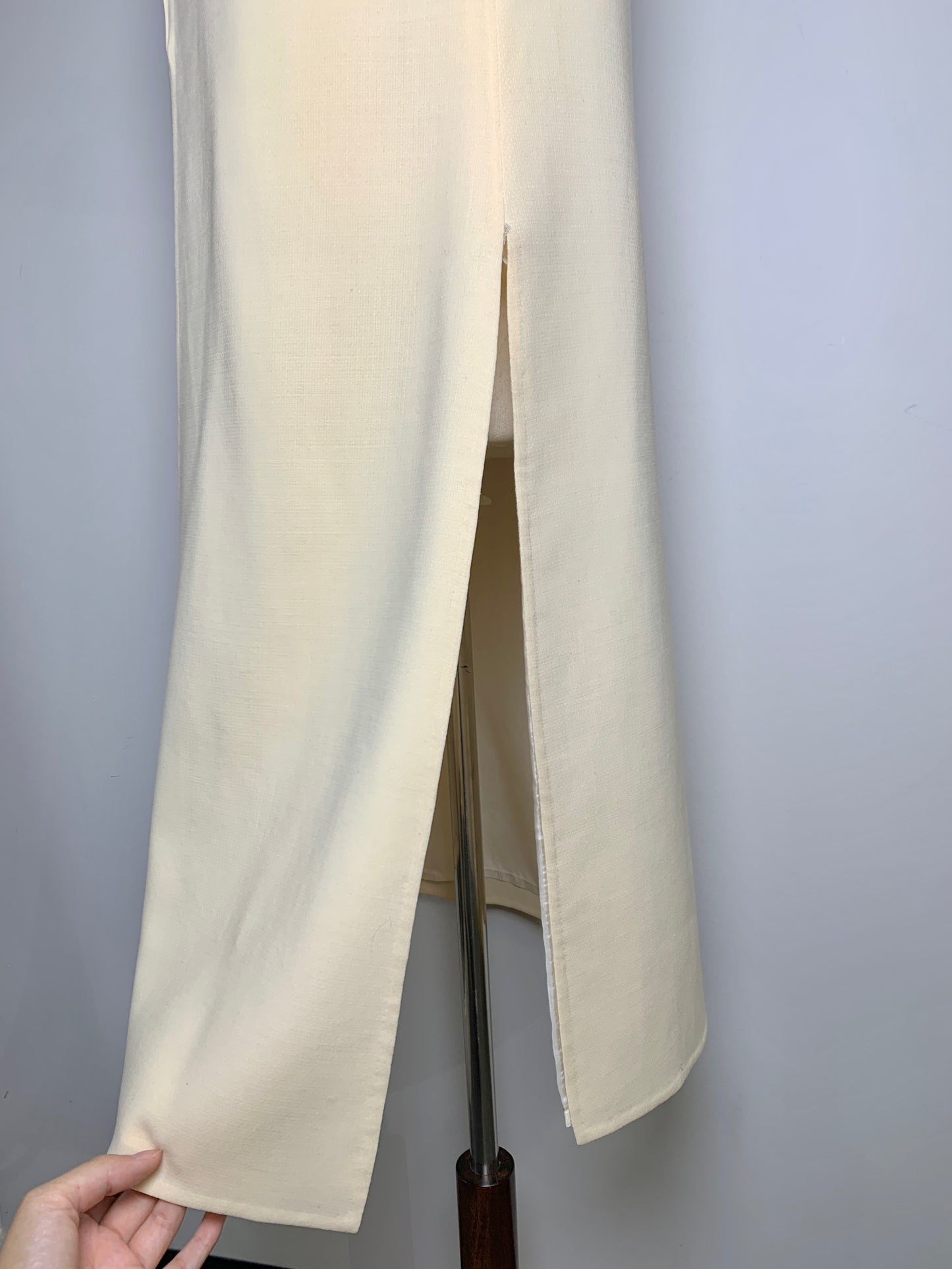 Women Size 8 Chado Ralph Rucci Cream Solid Side Slits Top