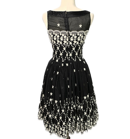 Women Size 40 Red Valentino Black Embroidered Cotton Cocktail Dress