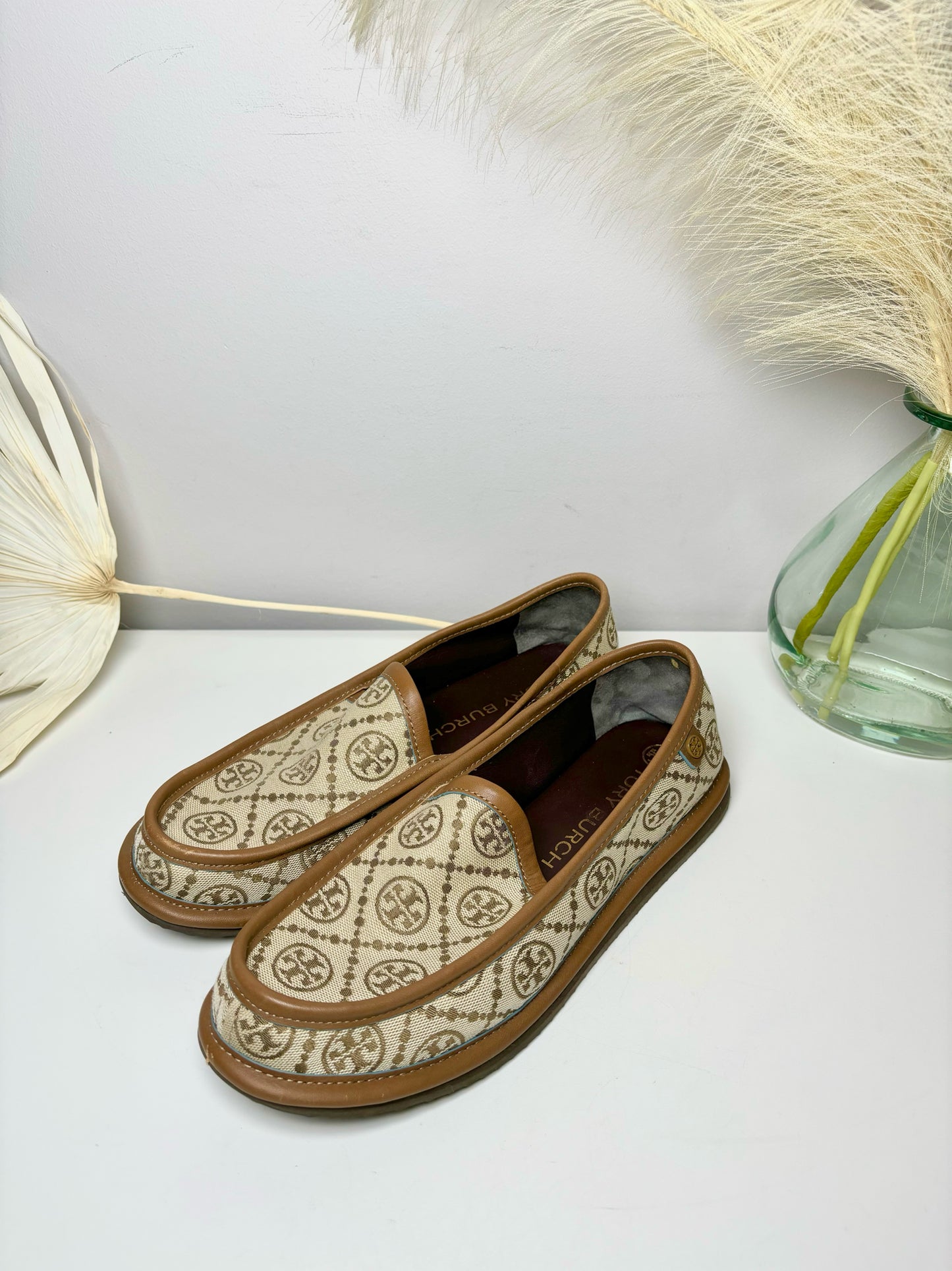 W Shoe Size 9 Tory Burch Tan Canvas Logo Loafers